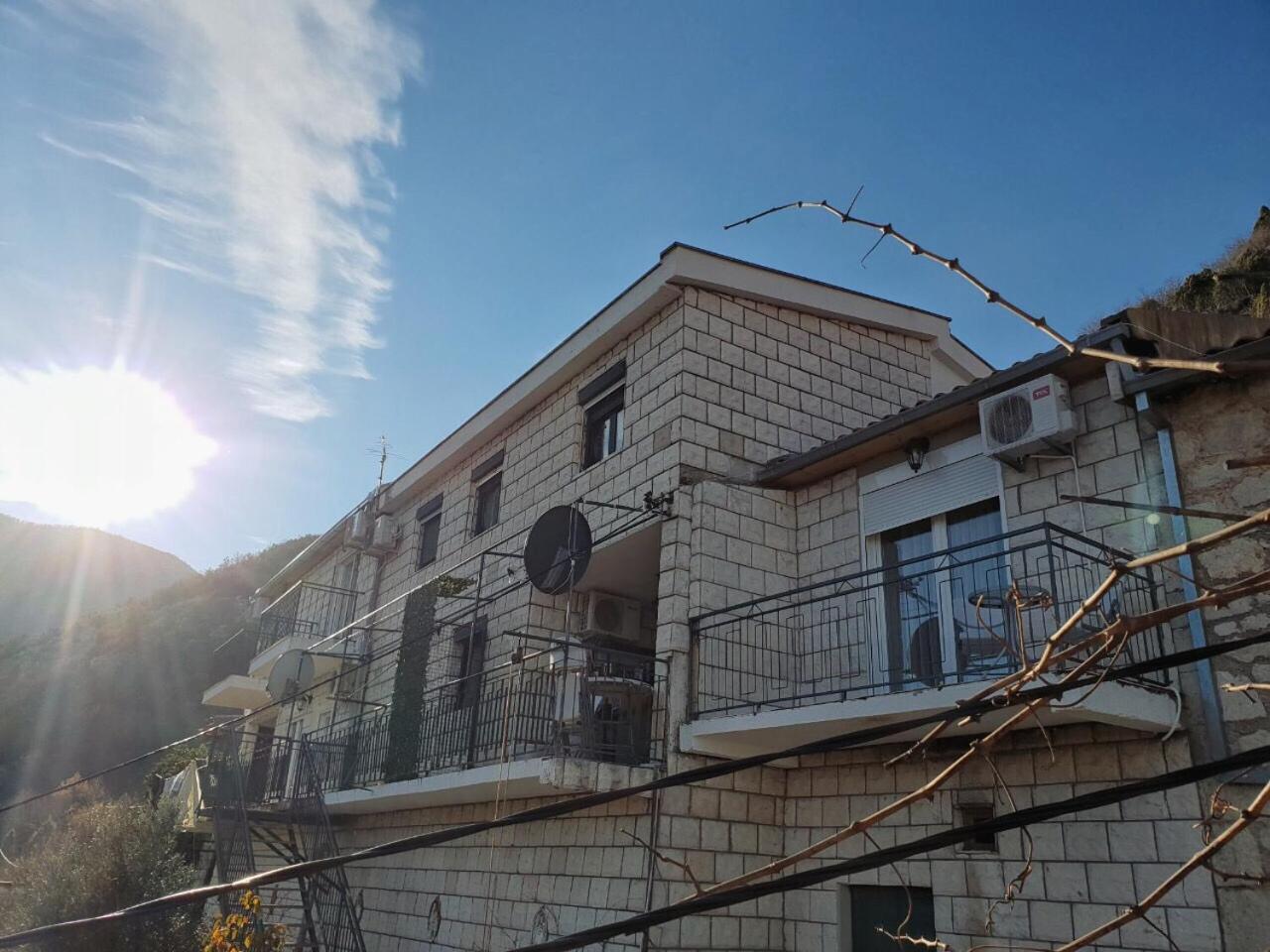 Apartments "Old House Pajovic" Virpazar Bagian luar foto