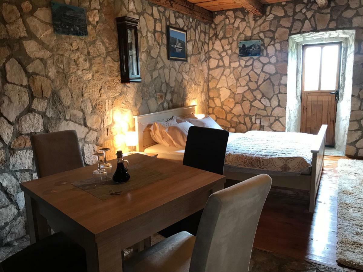 Apartments "Old House Pajovic" Virpazar Bagian luar foto